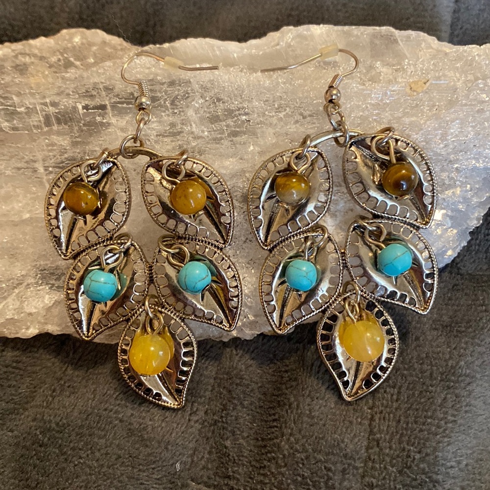 Lovely Gold Leaf Earrings 🍂
